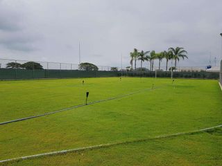 Foto 19 de venta de Casa con buenos acabados  en Urb. Casa laguna a 5 minutos del Riocentro  Dorado
