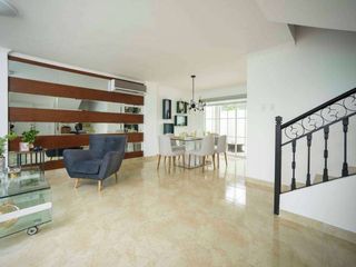 Foto 5 de venta de Casa con buenos acabados  en Urb. Casa laguna a 5 minutos del Riocentro  Dorado