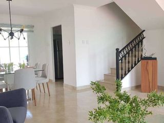 Foto 7 de venta de Casa con buenos acabados  en Urb. Casa laguna a 5 minutos del Riocentro  Dorado