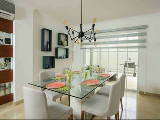Foto 6 de venta de Casa con buenos acabados  en Urb. Casa laguna a 5 minutos del Riocentro  Dorado