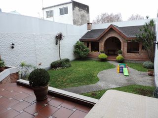 Foto 17 de Excelente Casa de 5 Amb, Garage, Parque, Quincho