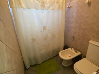 VENTA ESPECTACULAR CASA EN FUNES. 3 DORMITORIOS. PARQUE Y PISCINA. GARITA 14