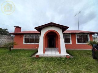 Vendo Terreno 4282m² en Vía principal E35 - Belisario Quevedo, Sur de Latacunga