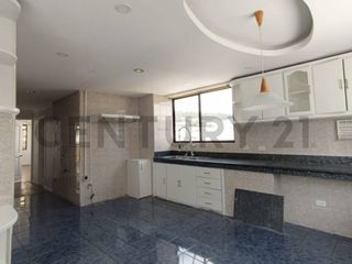 En Venta penthouse 350 m2 Gaspar de Villaroel y 6 de diciembre /vivienda /oficin