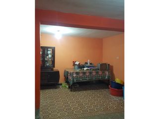 Foto 3 de VENTA DE CASA CERCA AL MERCADO MOSHOQUEQUE EN  JLO DE CHICLAYO