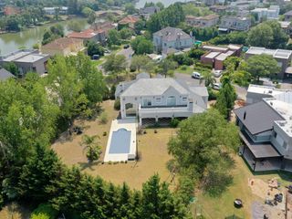 Foto 3 de Importante Casa  en Venta en  Santa Bárbara