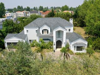 Foto 2 de Importante Casa  en Venta en  Santa Bárbara