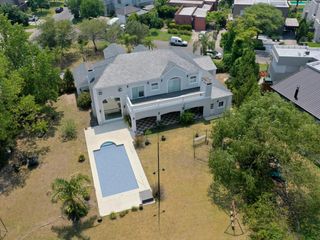 Foto 4 de Importante Casa  en Venta en  Santa Bárbara