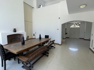Foto 9 de Importante Casa  en Venta en  Santa Bárbara