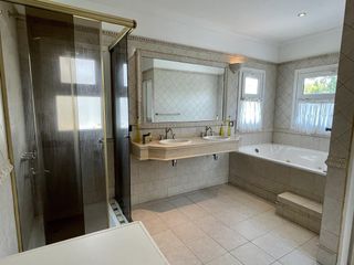 Foto 21 de Importante Casa  en Venta en  Santa Bárbara