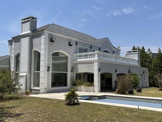 Foto 27 de Importante Casa  en Venta en  Santa Bárbara