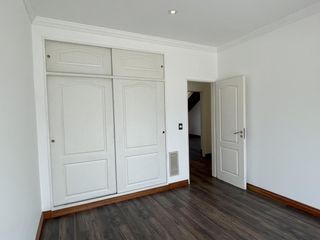 Foto 16 de Importante Casa  en Venta en  Santa Bárbara