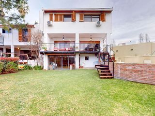 venta casa 4 dormitorios pileta quincho la plata