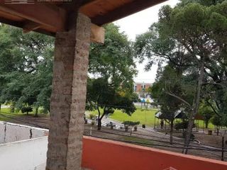 Departamento 3 ambientes en Ituzaingo Sur. Frente a la plaza, terraza propia.