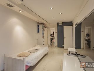 Casa en venta - 4 dormitorios 4 baños - Cochera - 310mts2 - La Plata
