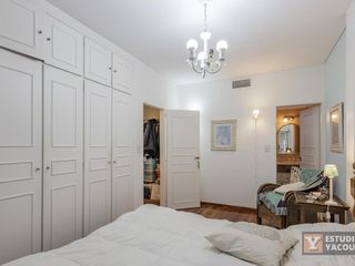 Casa en venta - 4 dormitorios 4 baños - Cochera - 310mts2 - La Plata