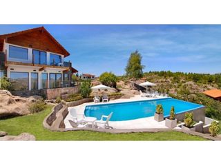 VENTA DE COMPLEJO HOTELERO GASTRONÓMICO EN LA CUMBRECITA INV0039