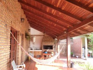 Foto 4 de GUIDEK - STASIUK PROPIEDADES VENDE HERMOSA CASA