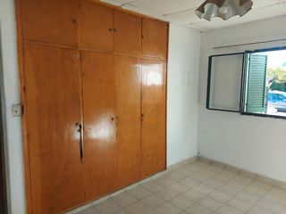 Casa en venta de 4 dormitorios c/ cochera en Villa Centenario
