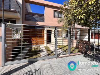 Foto 1 de Duplex en Urca Calefacción Central, Pileta y Quincho cerrado