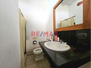 Foto 5 de ¡Construye el éxito en el corazón de Máncora! 🏨

Terreno en venta con ubicación estratégica y doble acceso: 

👉 Acceso directo a la Av. Piura (Pan