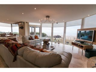 Foto 3 de Casa MARESA - IMPONENTE RESIDENCIA de MAR!