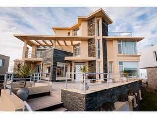 Foto 1 de Casa MARESA - IMPONENTE RESIDENCIA de MAR!