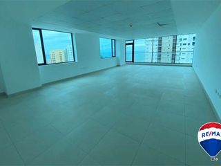 Oficina en venta con vista al mar, centro de Manta