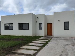 Casa en  Santa Isabel etapa 2