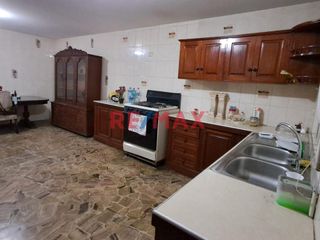 Foto 14 de Tenga la oportunidad de comprar un 2do. piso con 3 departamentos independientes que lo puede independizar o vivir con toda su familia en una zona cent