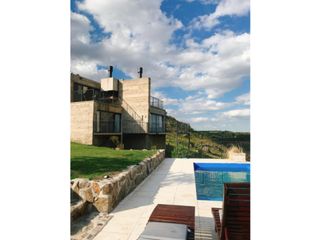 VENTA DE COMPLEJO DE CABAÑAS EN RIO DEL MEDIO - CAB0050