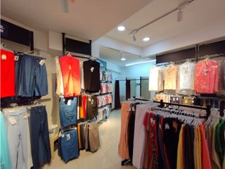 SE VENDE LOCAL COMERCIAL EN COSMOCENTRO - YP - 6439992
