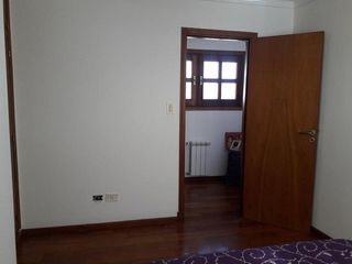 Foto 20 de Excelente chalet de 6 ambientes en Andrade y Rejon