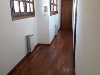 Foto 6 de Excelente chalet de 6 ambientes en Andrade y Rejon