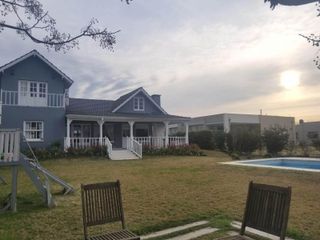Foto 12 de Hermosa Casa de Estilo Americano - Alamo Alto