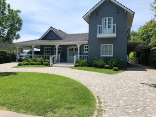 Foto 17 de Hermosa Casa de Estilo Americano - Alamo Alto