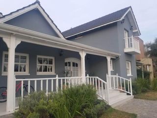 Foto 5 de Hermosa Casa de Estilo Americano - Alamo Alto