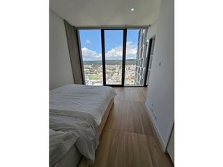 Vendo Suite Moderna Edificio de 32 pisos Parque La Carolina Quito
