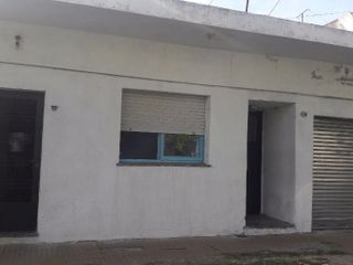 Casa con Departamento en venta en Sarandi Este