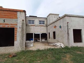 Casa a terminar de 4 Amb a la venta en Cañuelas