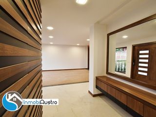 Foto 5 de Venta de Casa con Acabados de Lujo en Challuabamba