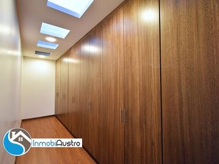 Foto 12 de Venta de Casa con Acabados de Lujo en Challuabamba
