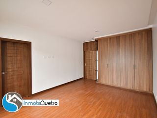 Foto 15 de Venta de Casa con Acabados de Lujo en Challuabamba