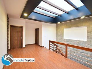 Foto 9 de Venta de Casa con Acabados de Lujo en Challuabamba
