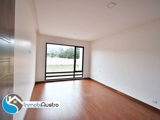 Foto 14 de Venta de Casa con Acabados de Lujo en Challuabamba