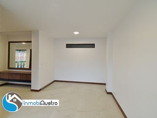 Foto 8 de Venta de Casa con Acabados de Lujo en Challuabamba