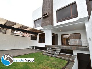 Foto 21 de Venta de Casa con Acabados de Lujo en Challuabamba