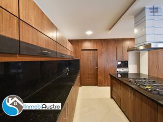 Foto 4 de Venta de Casa con Acabados de Lujo en Challuabamba