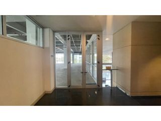 Foto 3 de Se arrienda Oficina de 1672 M2 en obra blanca
