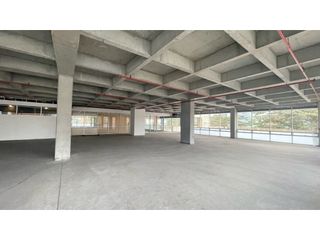 Foto 6 de Se arrienda Oficina de 1672 M2 en obra blanca